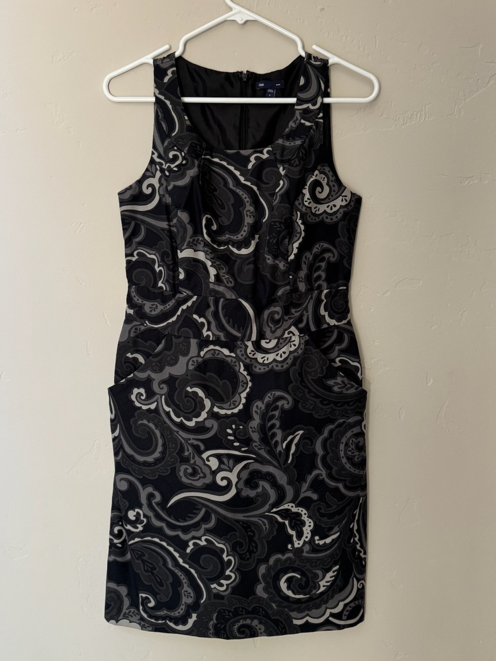 GAP Black and Gray Paisley Sheath Dress